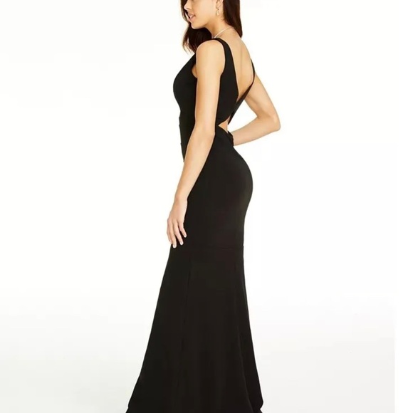 Emerald Sundae Juniors' Women's V-Neck
Cutout Maxi Dress Black Size Small - Picture 3 of 3